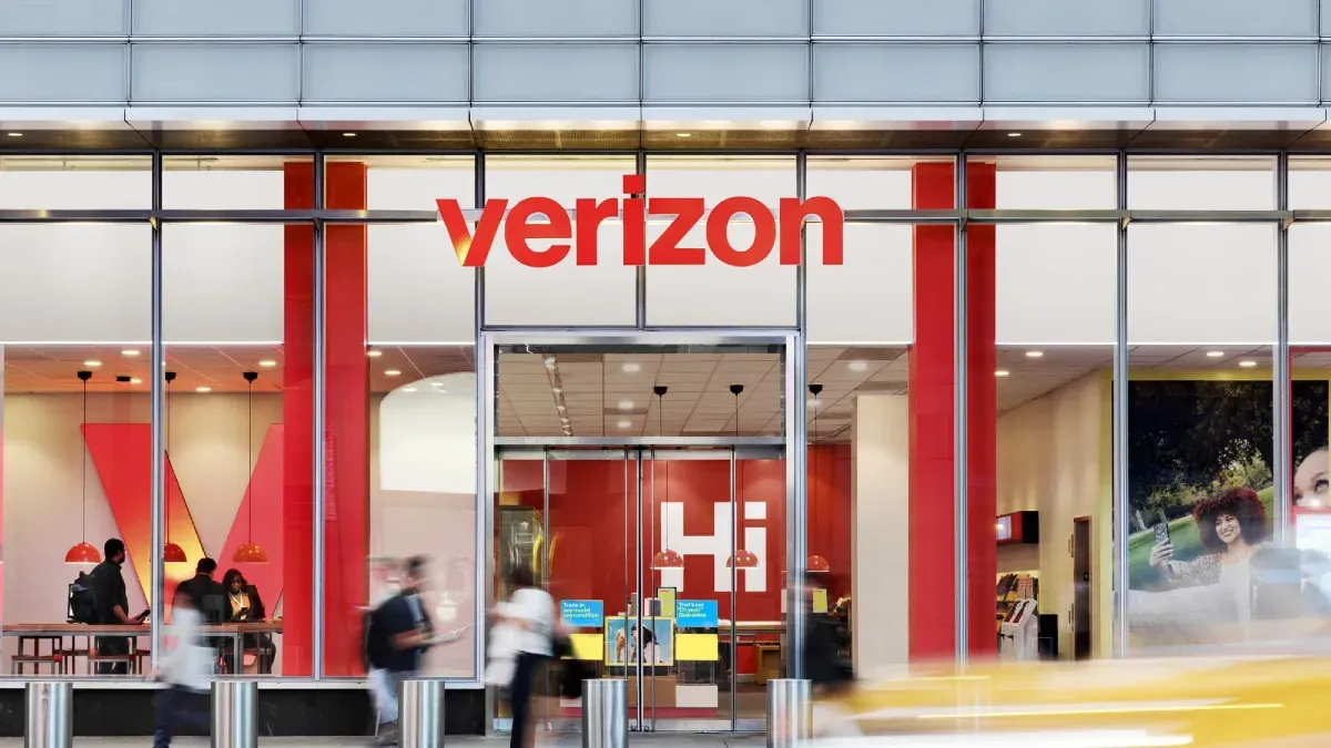Verizon Holiday Promo: Free iPhone 17, S25, or Pixel 10